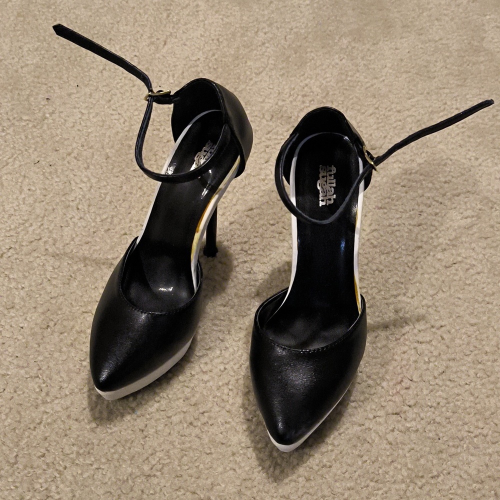 Fullah Sugah Black Platform Heels
